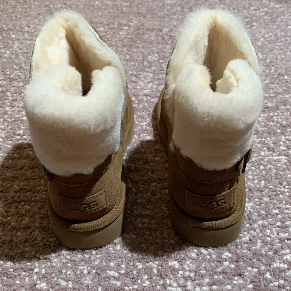 UGG Australia KAREL BOOTS W/CHESTNUT